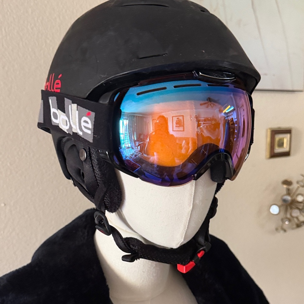 Bolle Snow Gear Helmet with Carry Case and Ski Mask
